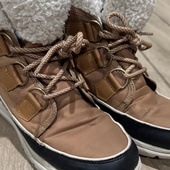 Sorel Women's Explorer Carnival Waterproof Boot size 7 - Picture 7 of 8